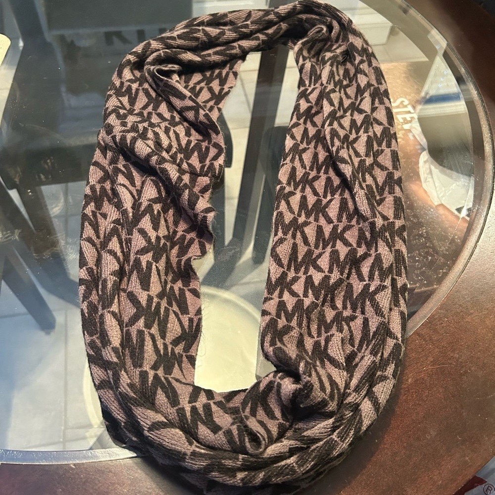 Michael by Michael Kors Infinity Scarf